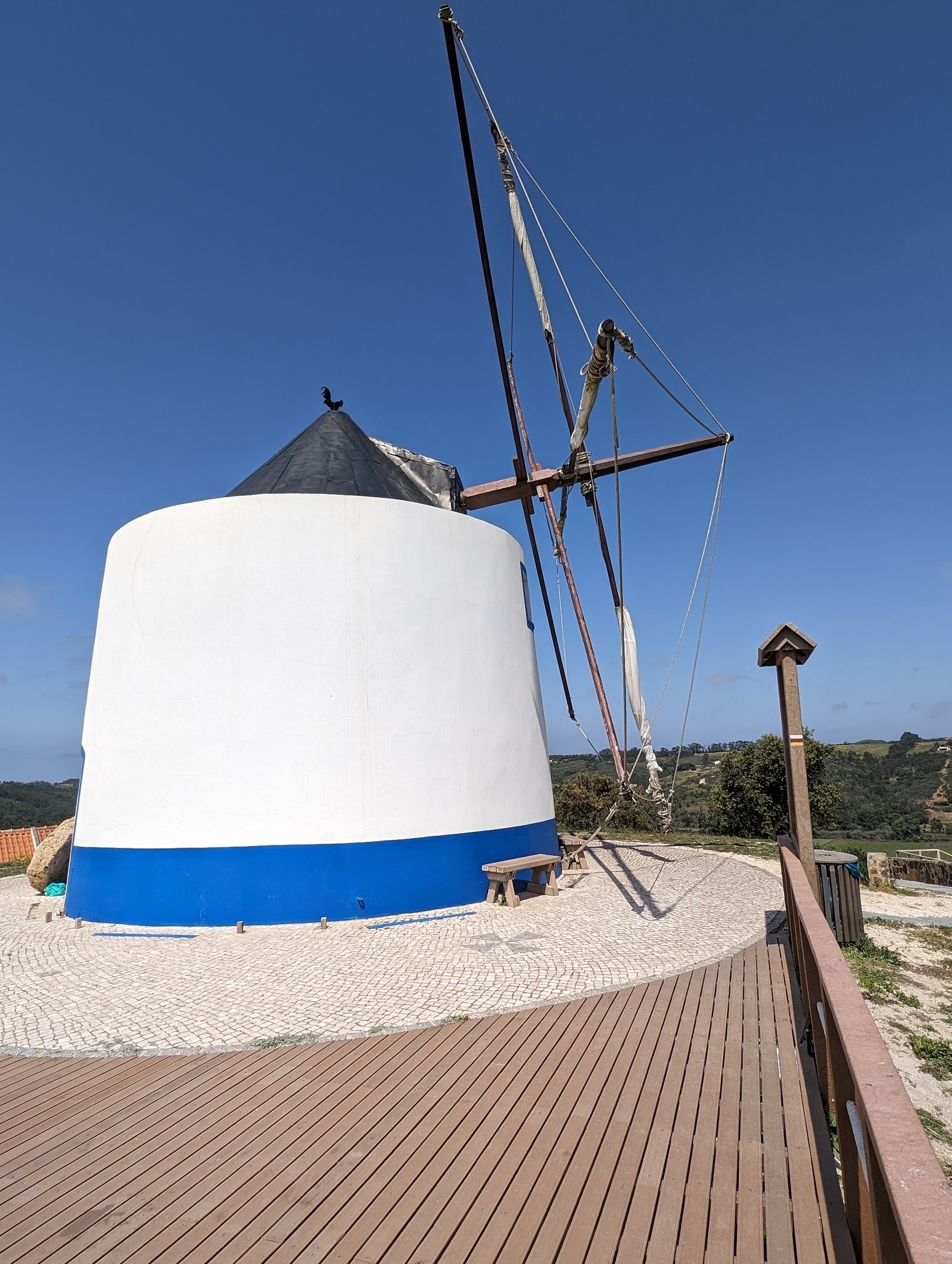 Windmühle in Odeceixe, Portugal 