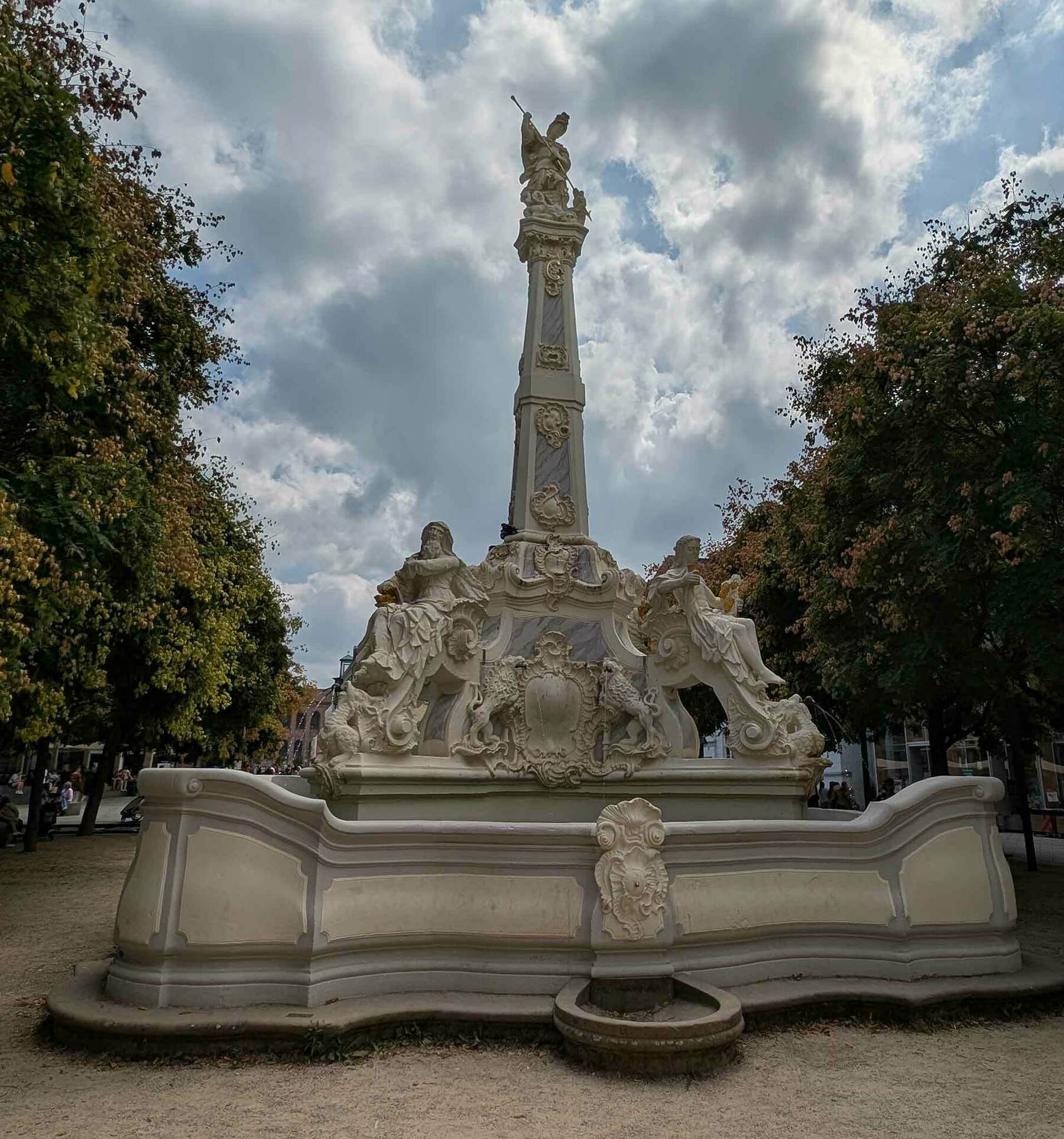 Sankt Georgsbrunnen, Trier