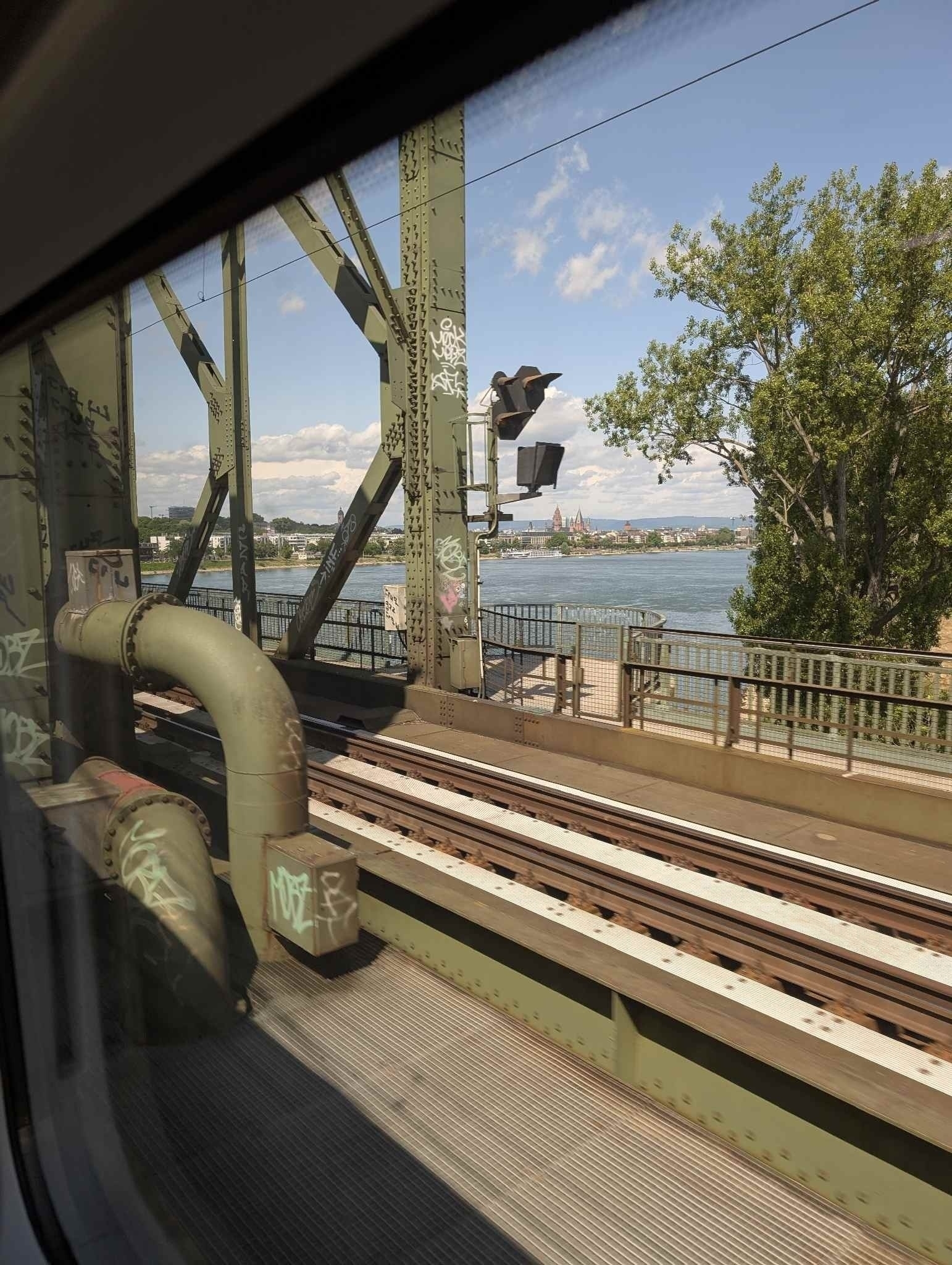 Rheinbrücke bei Mainz-Süd