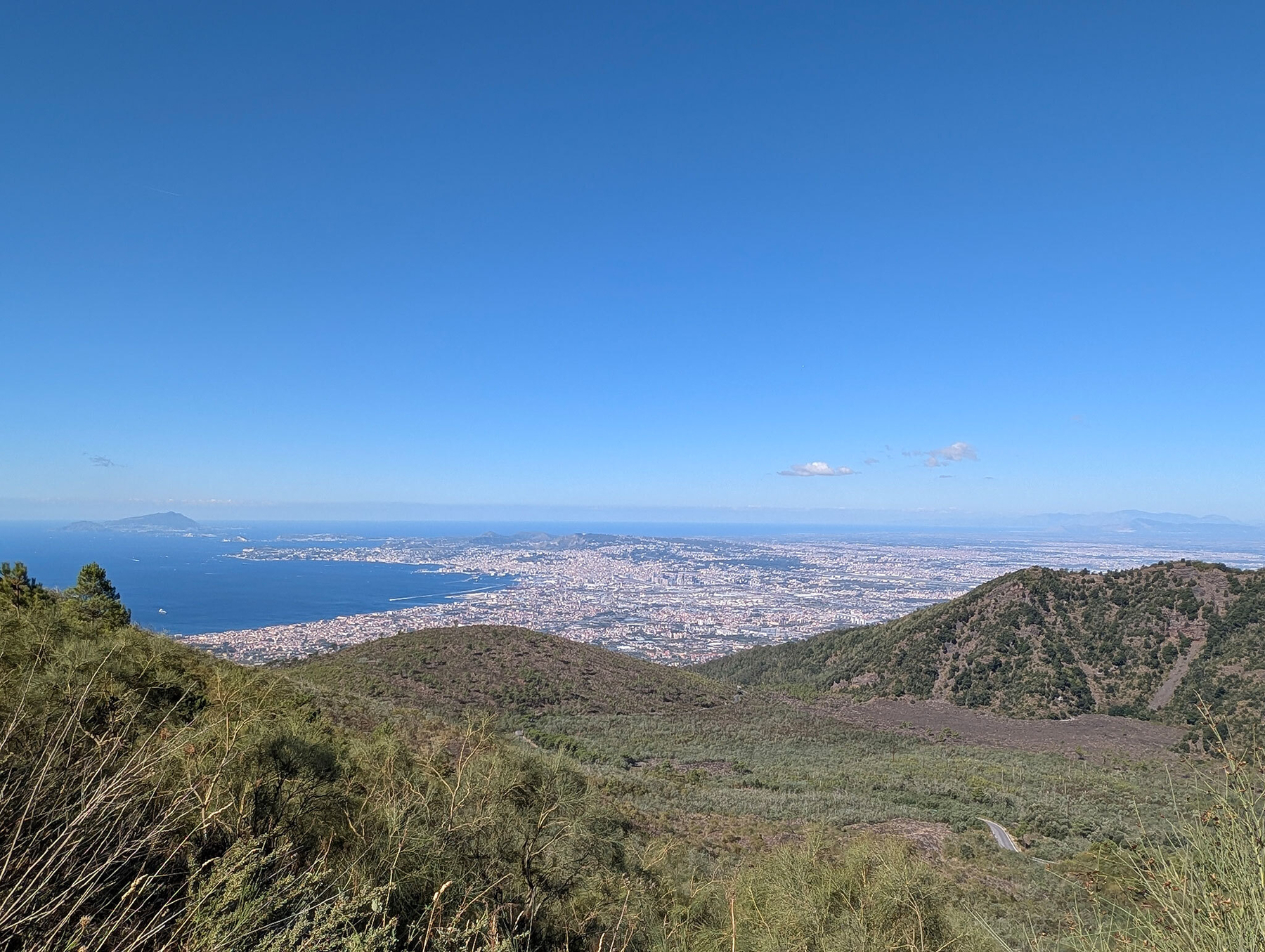 Blick vom Vesuv über die Ebene von Neapel